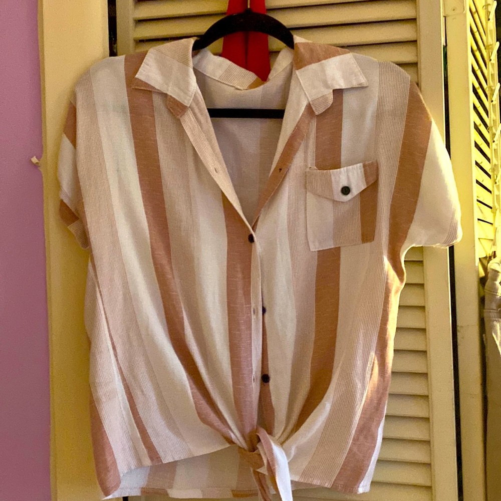 Blouse short sleeves with cuffs and buttons